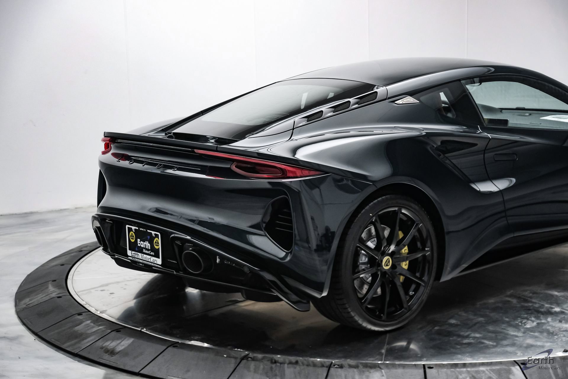 Used 2025 Lotus Emira RWD image 20