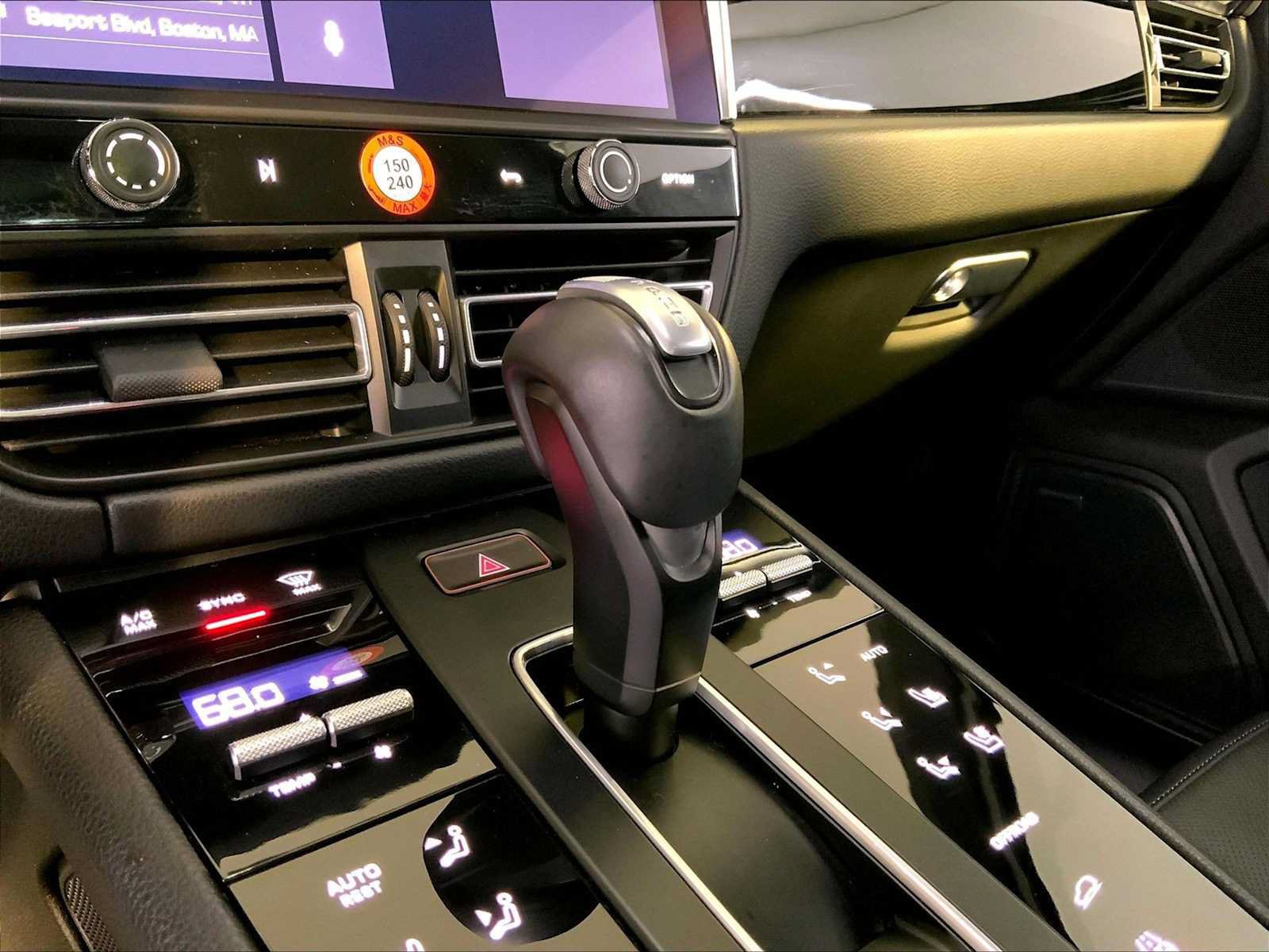 Certified 2026 Porsche Macan AWD/4WD image 17