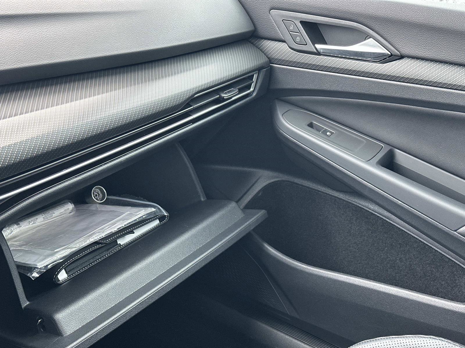 Used 2023 Volkswagen Golf R 2.0T DSG AWD image 33