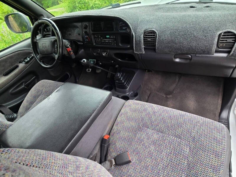 Used 2001 Dodge Ram 3500 Truck 2WD Quad Cab image 2