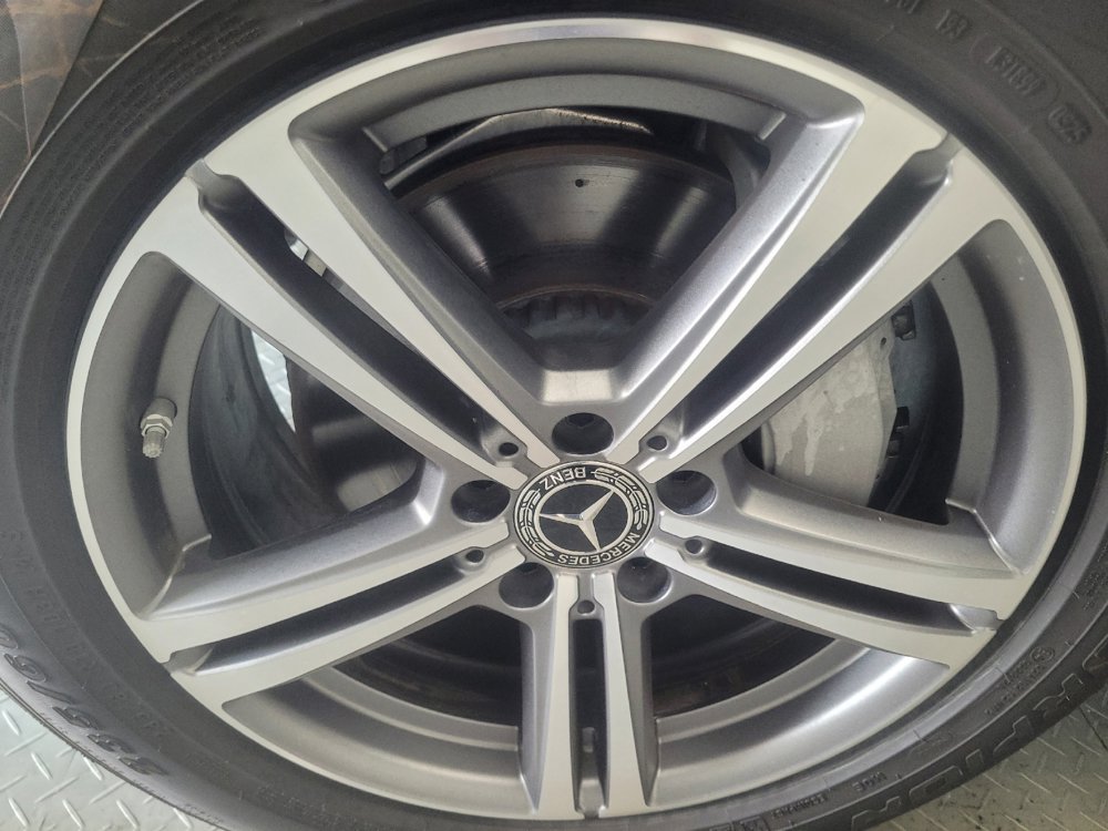 Used 2020 Mercedes-Benz GLC 300 4MATIC w/ Multimedia Package image 31
