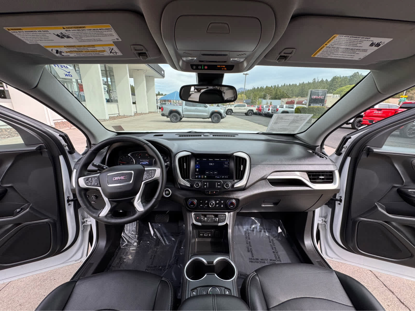 Used 2024 GMC Terrain SLT image 14