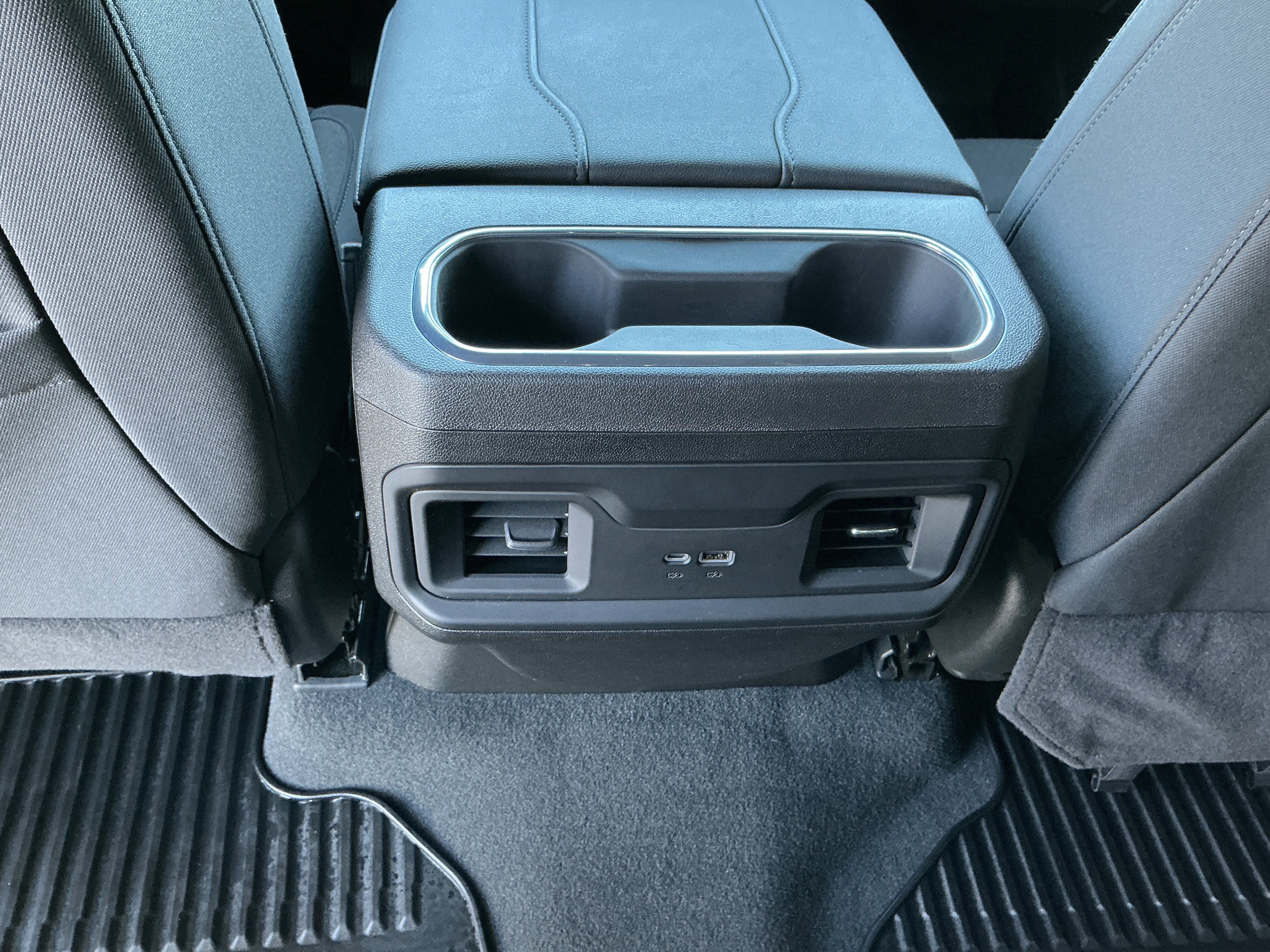 Used 2025 Chevrolet Silverado 3500 LT w/ Convenience Package image 28