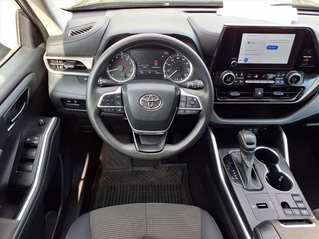 Used 2023 Toyota Highlander L image 15