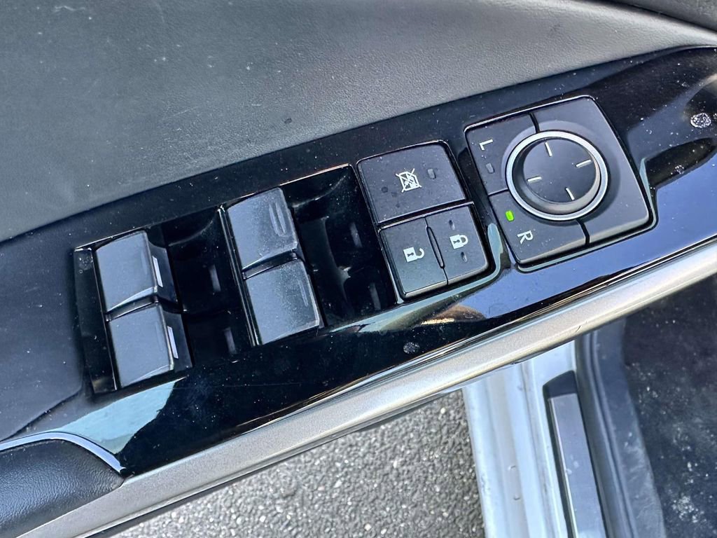 Used 2018 Lexus IS 300 AWD w/ Premium Package image 9
