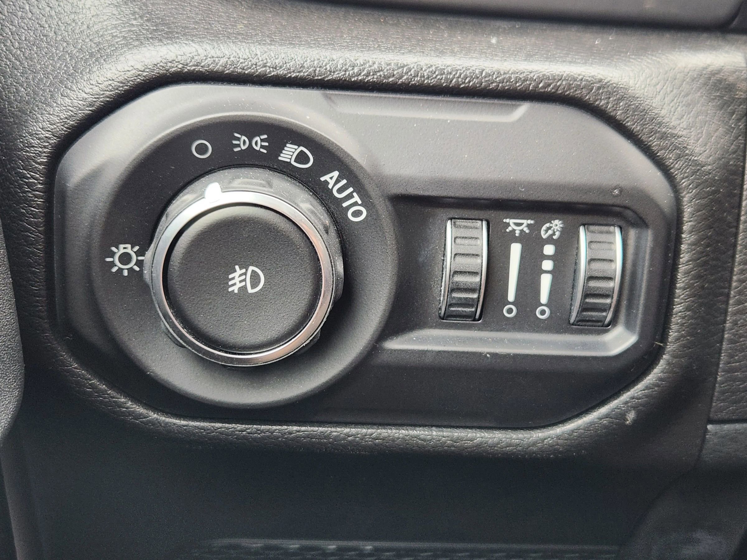 Used 2022 Jeep Wrangler Unlimited Sport AWD/4WD image 27