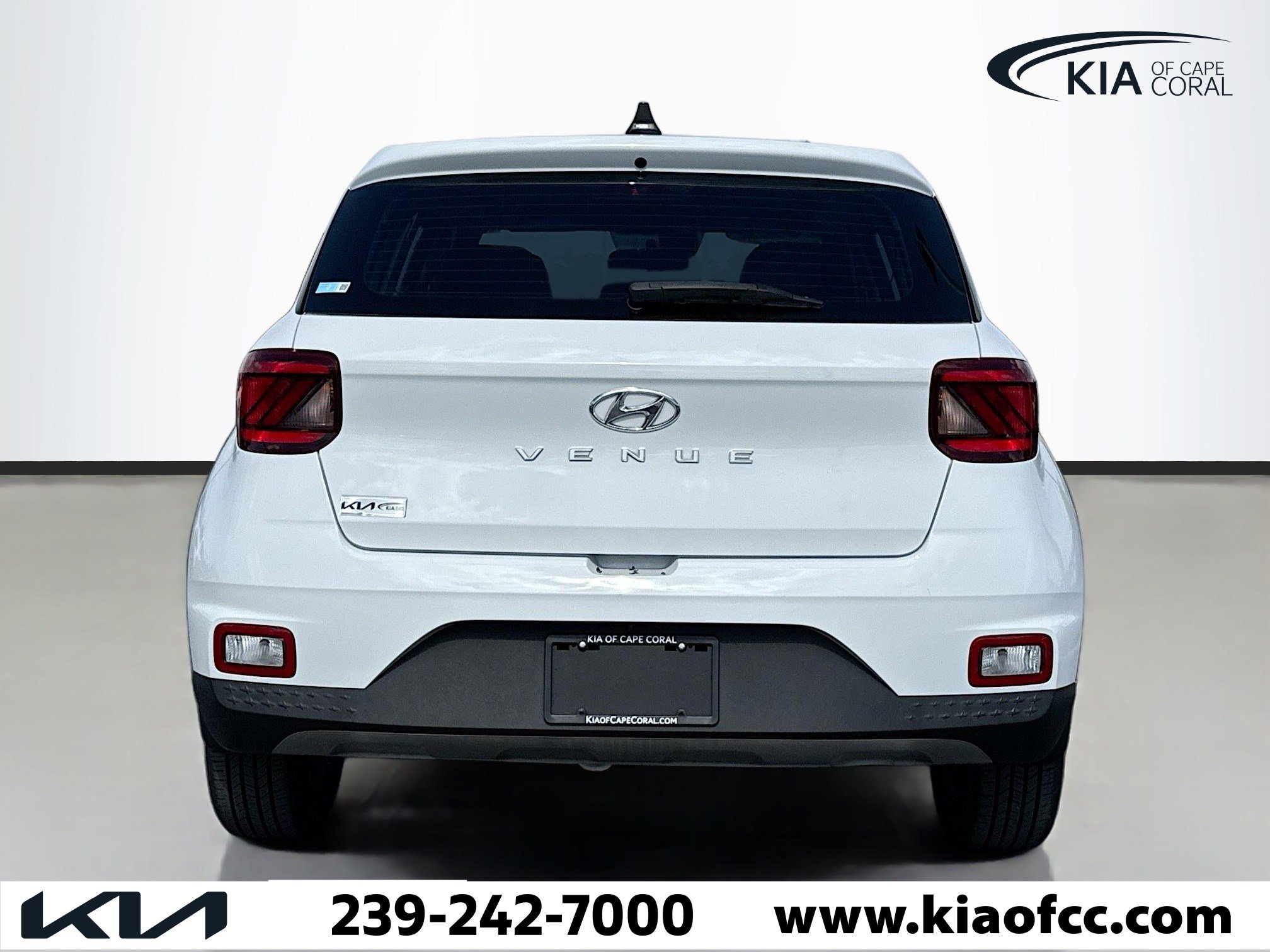 Used 2022 Hyundai Venue SE image 4
