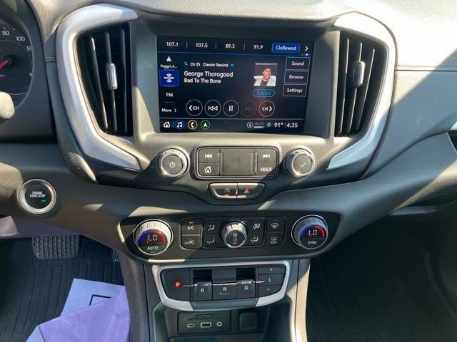 Used 2024 GMC Terrain SLT w/ Infotainment Package II AWD/4WD image 18