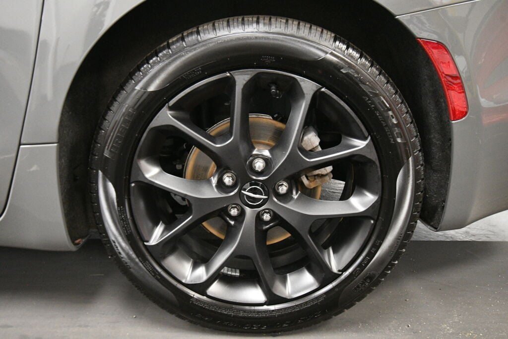Used 2025 Chrysler Pacifica Limited FWD image 36