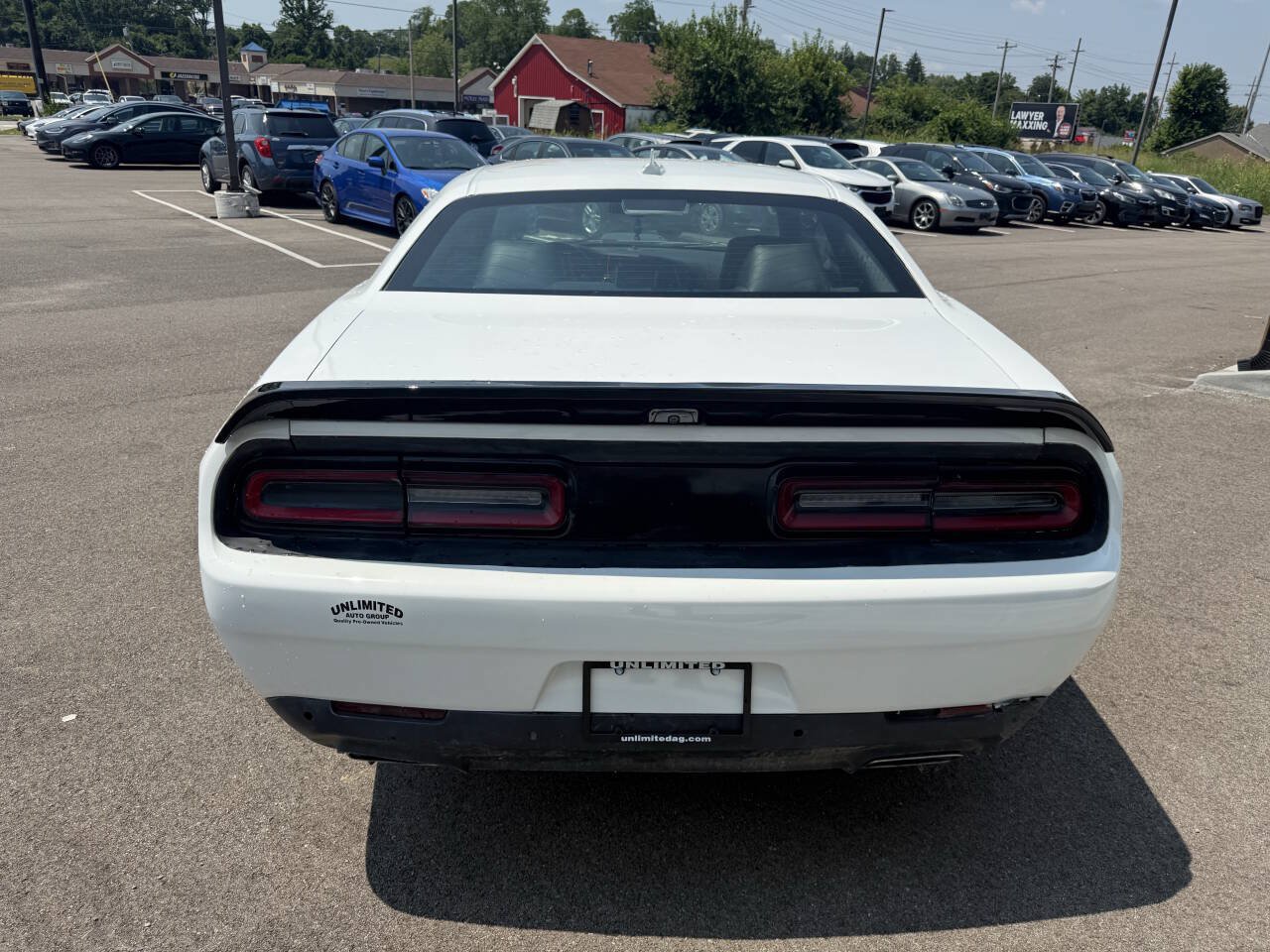 Used 2017 Dodge Challenger R/T Scat Pack RWD image 9