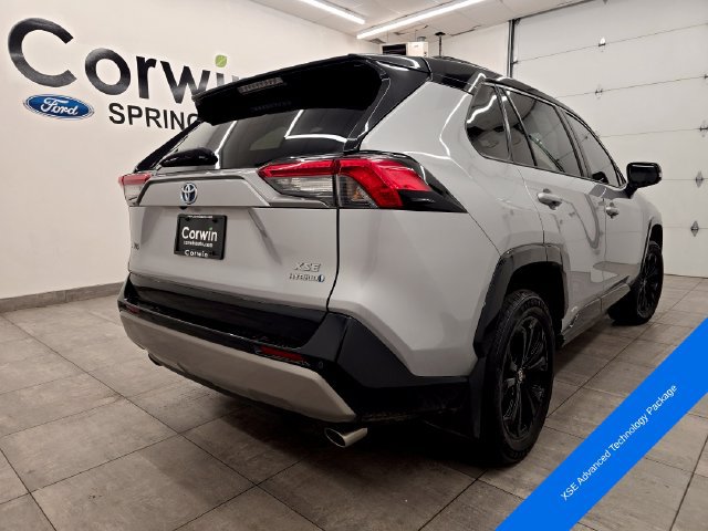 Used 2022 Toyota RAV4 XSE AWD/4WD image 6