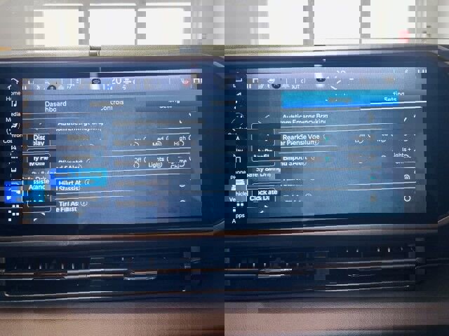 Used 2024 Jeep Wrangler Sahara w/ Technology Group AWD/4WD image 29