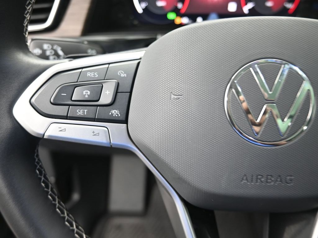 Used 2025 Volkswagen Atlas SEL image 16