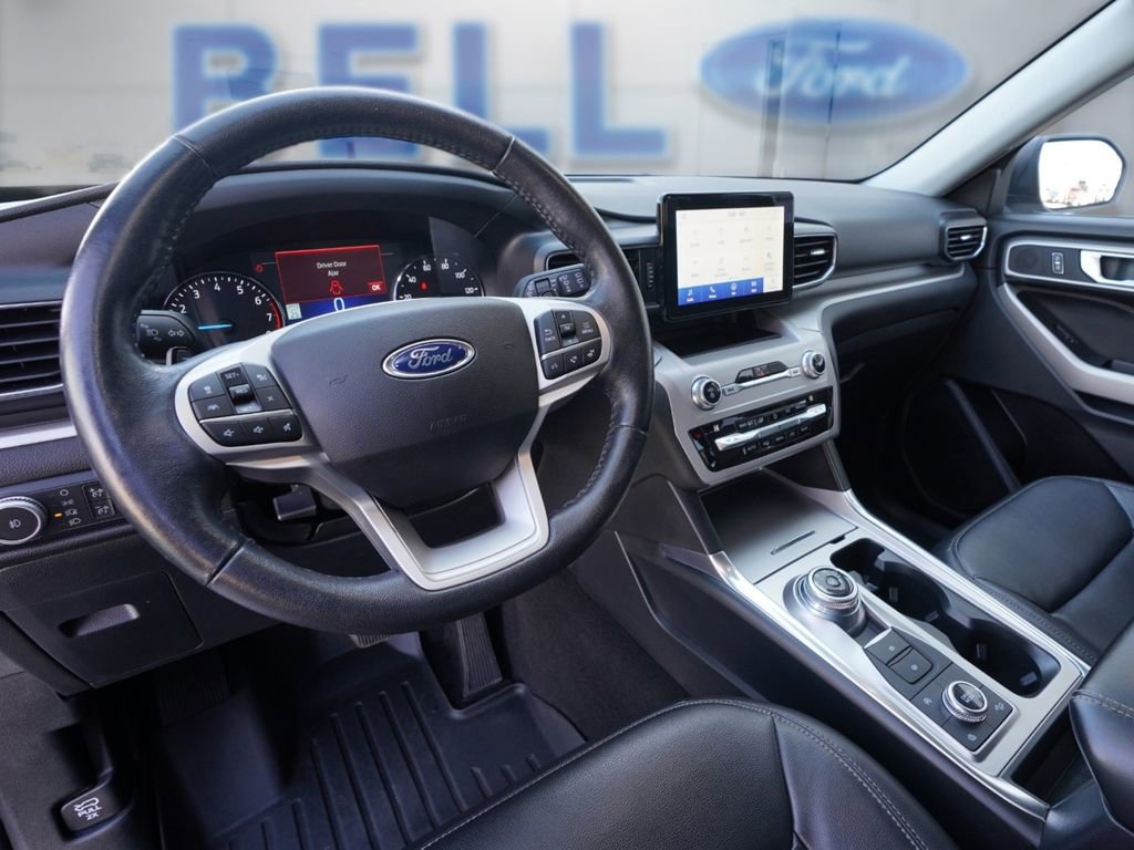 Used 2020 Ford Explorer XLT w/ Equipment Group 202A AWD/4WD image 11