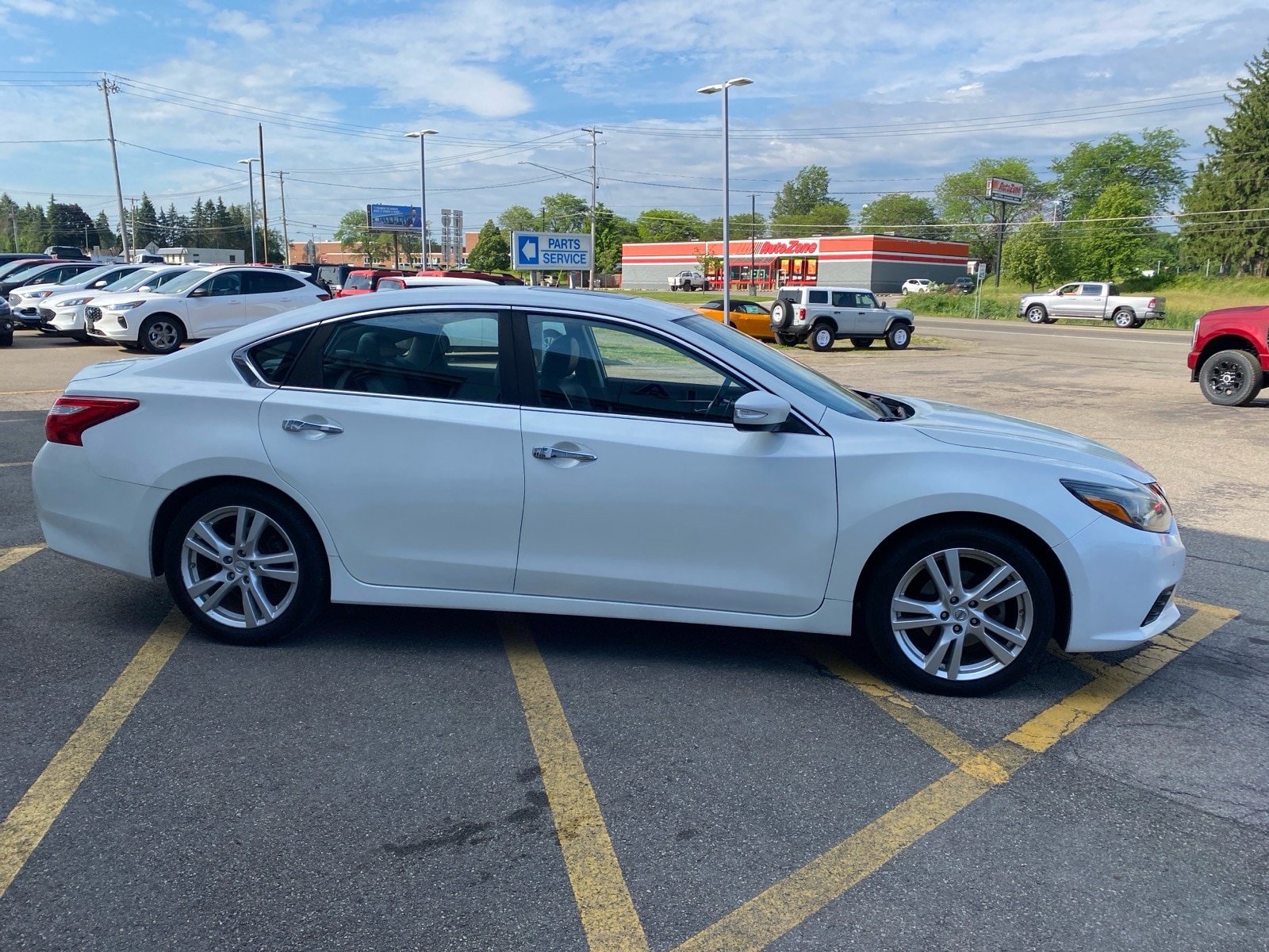 Used 2016 Nissan Altima 3.5 SL FWD image 6