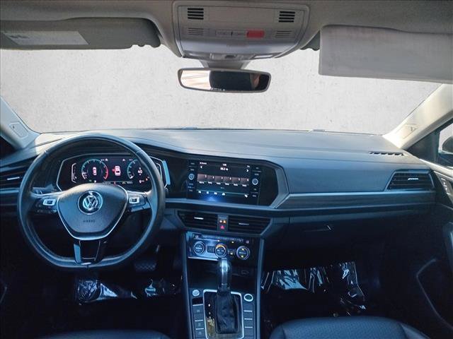 Used 2019 Volkswagen Jetta SEL w/ Cold Weather Package image 12