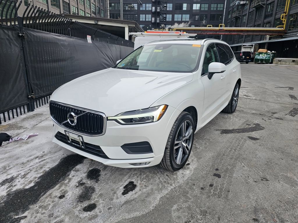 Used 2021 Volvo XC60 T5 Momentum image 1