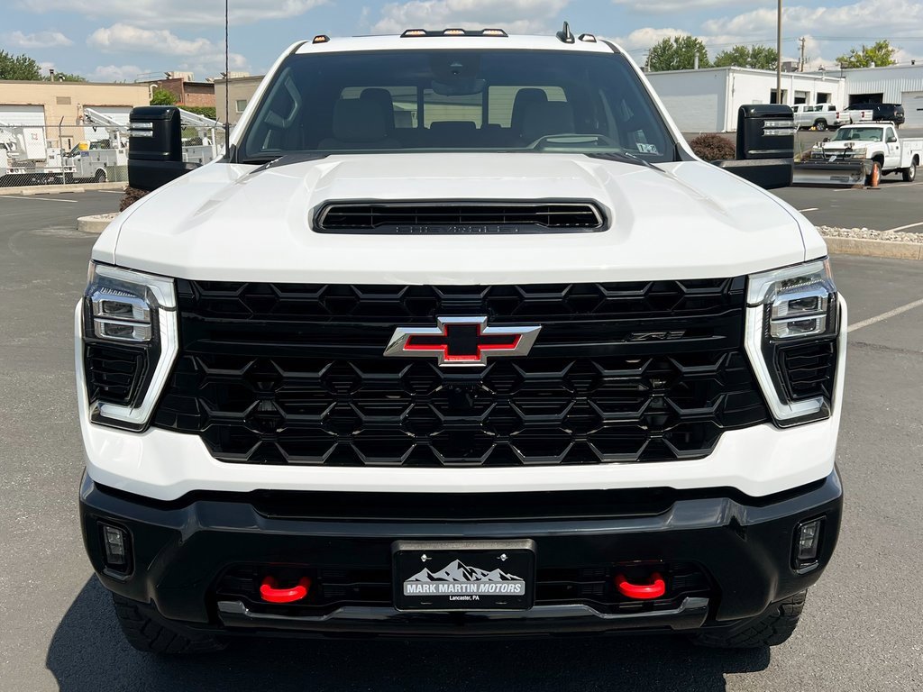 Used 2024 Chevrolet Silverado 2500 ZR2 w/ Technology Package image 16