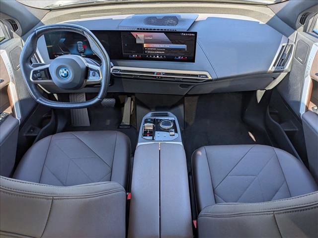 Used 2024 BMW iX xDrive50 w/ Sport Package AWD/4WD image 19