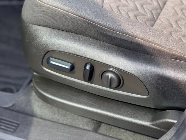 Used 2024 Chevrolet Equinox LT w/ LPO, Floor Liner Package FWD image 7