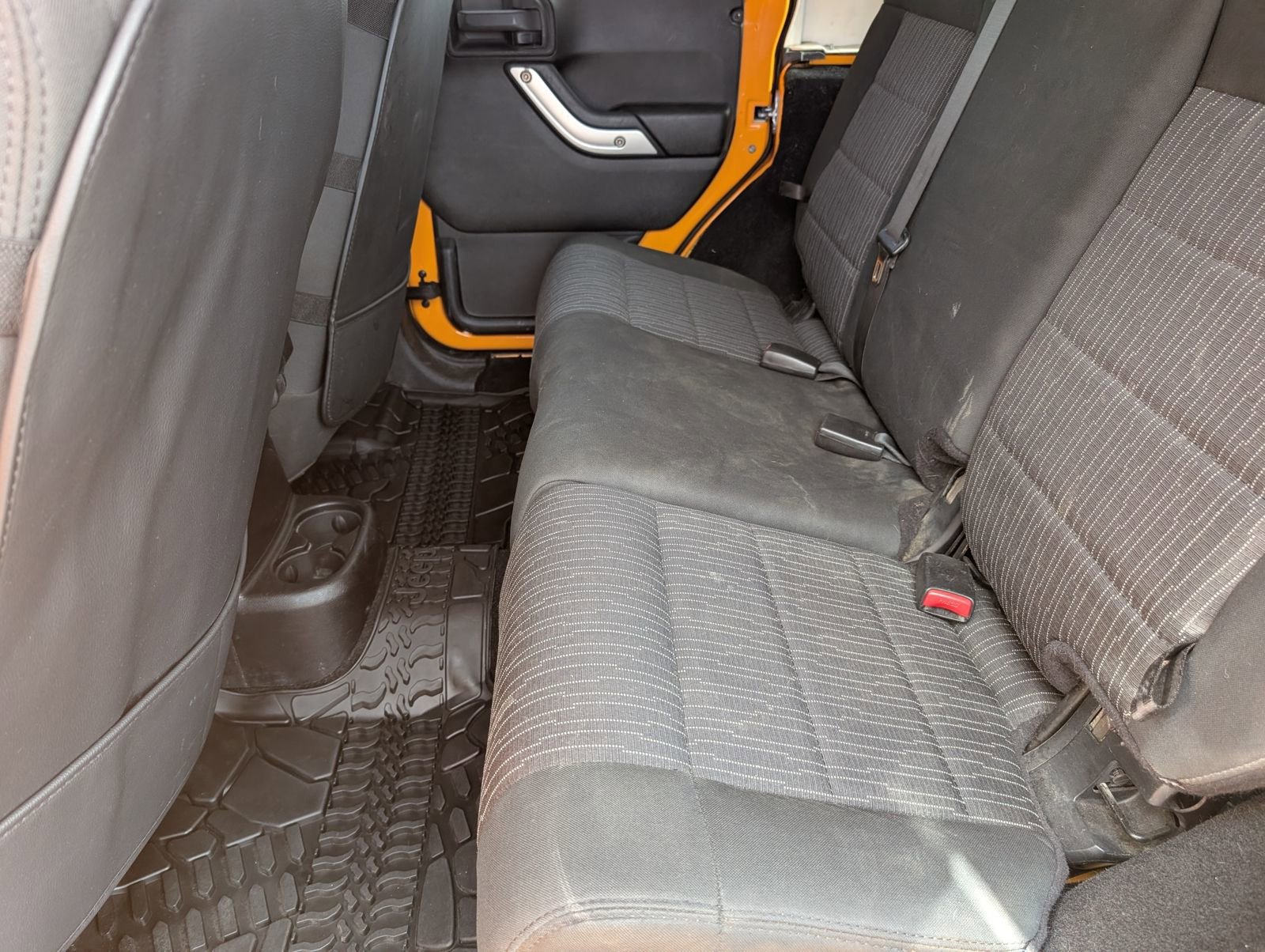 Used 2012 Jeep Wrangler Unlimited Sahara w/ Connectivity Group image 13