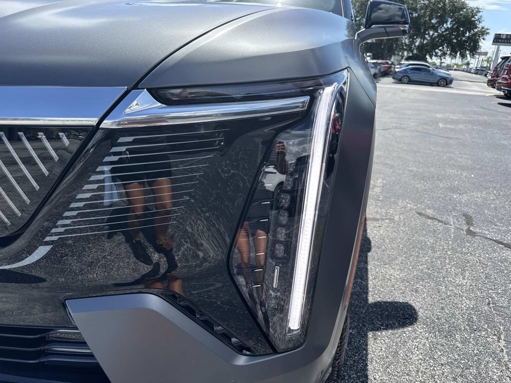 New 2026 Cadillac Escalade IQL Luxury w/ LPO, Radiant Package AWD/4WD image 9