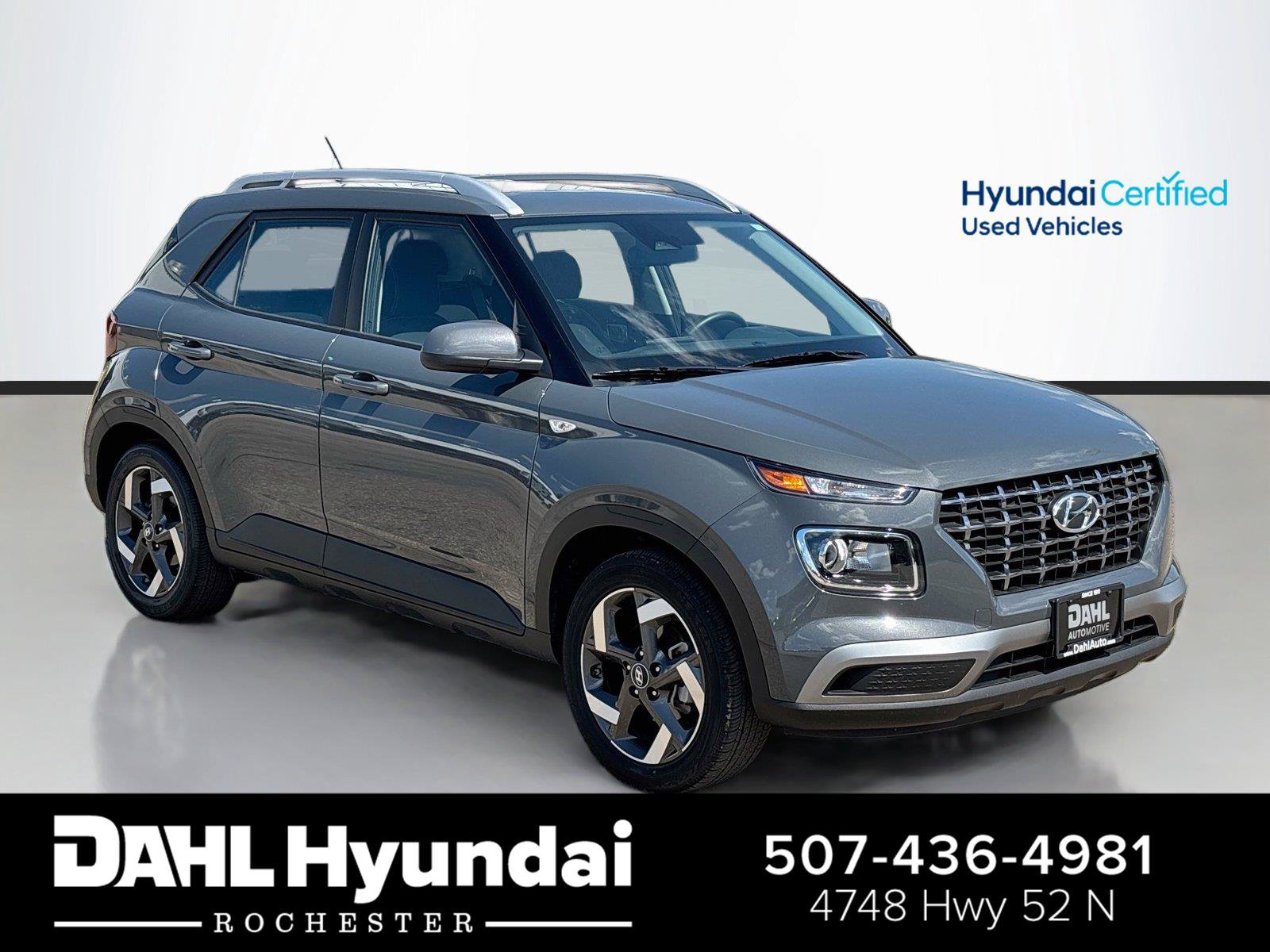 Certified 2025 Hyundai Venue SEL FWD image 1