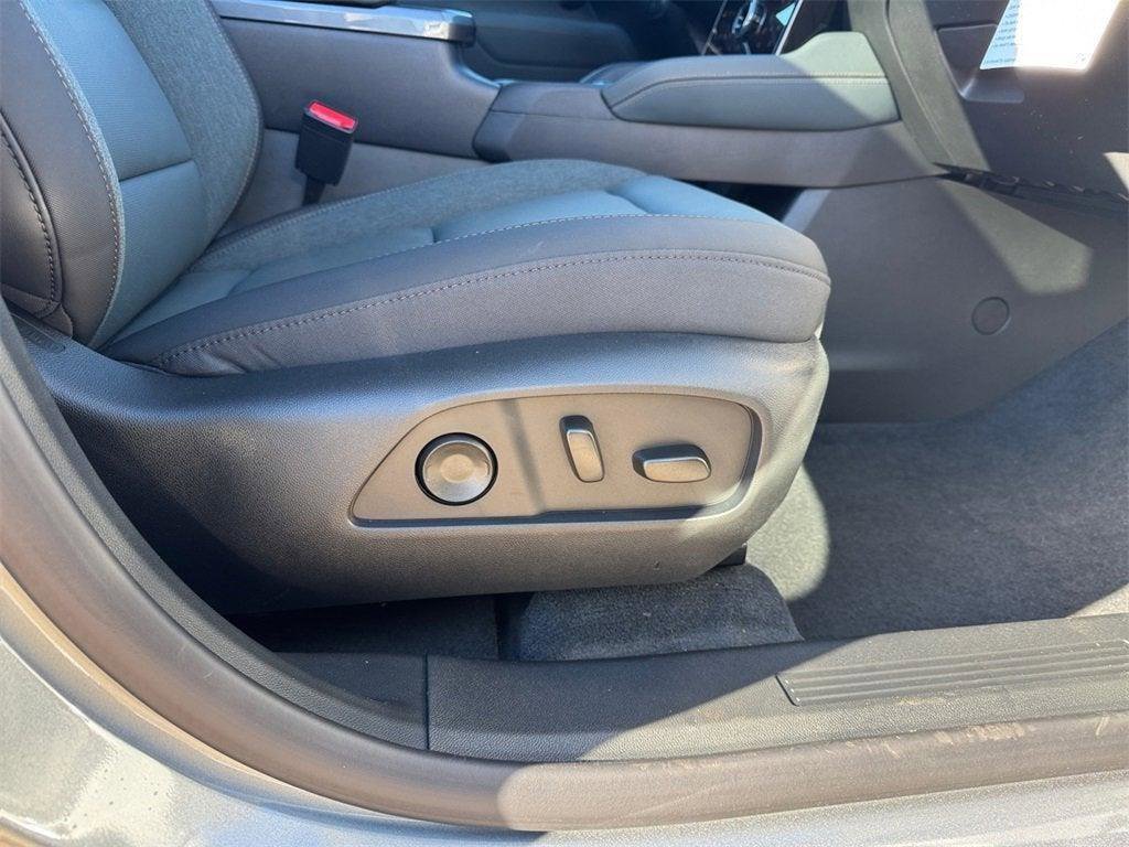 New 2026 GMC Terrain AT4 w/ Convenience Package III image 37