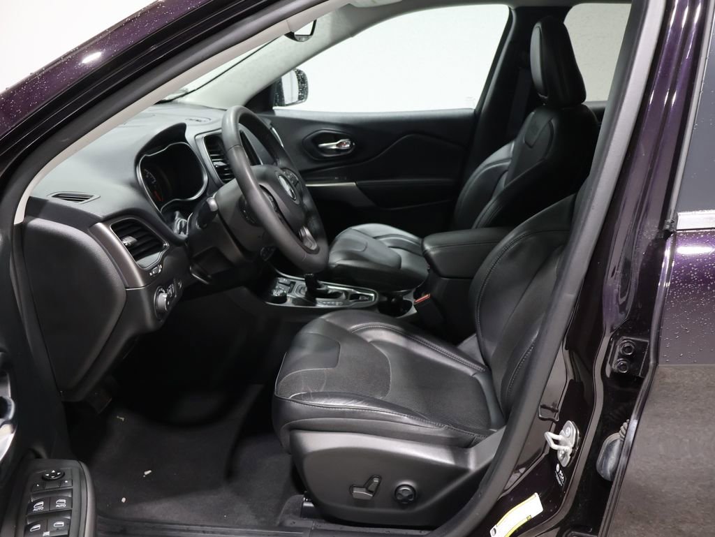 Certified 2021 Jeep Cherokee Latitude Lux w/ Comfort/Convenience Group image 12