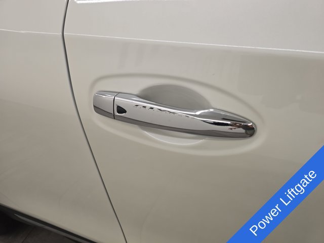 Used 2019 Nissan Rogue SL w/ Premium Package FWD image 8