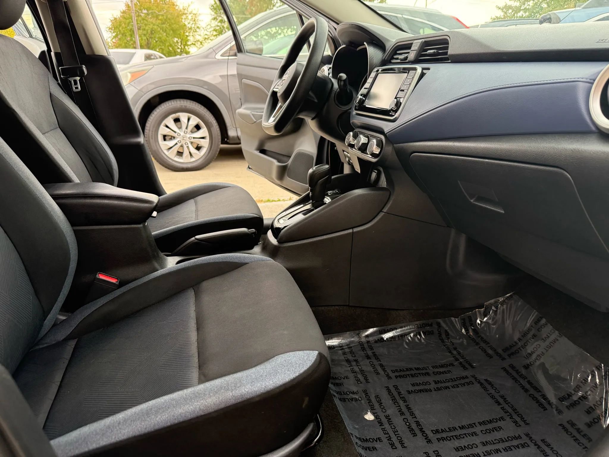 Used 2023 Nissan Versa SV image 12