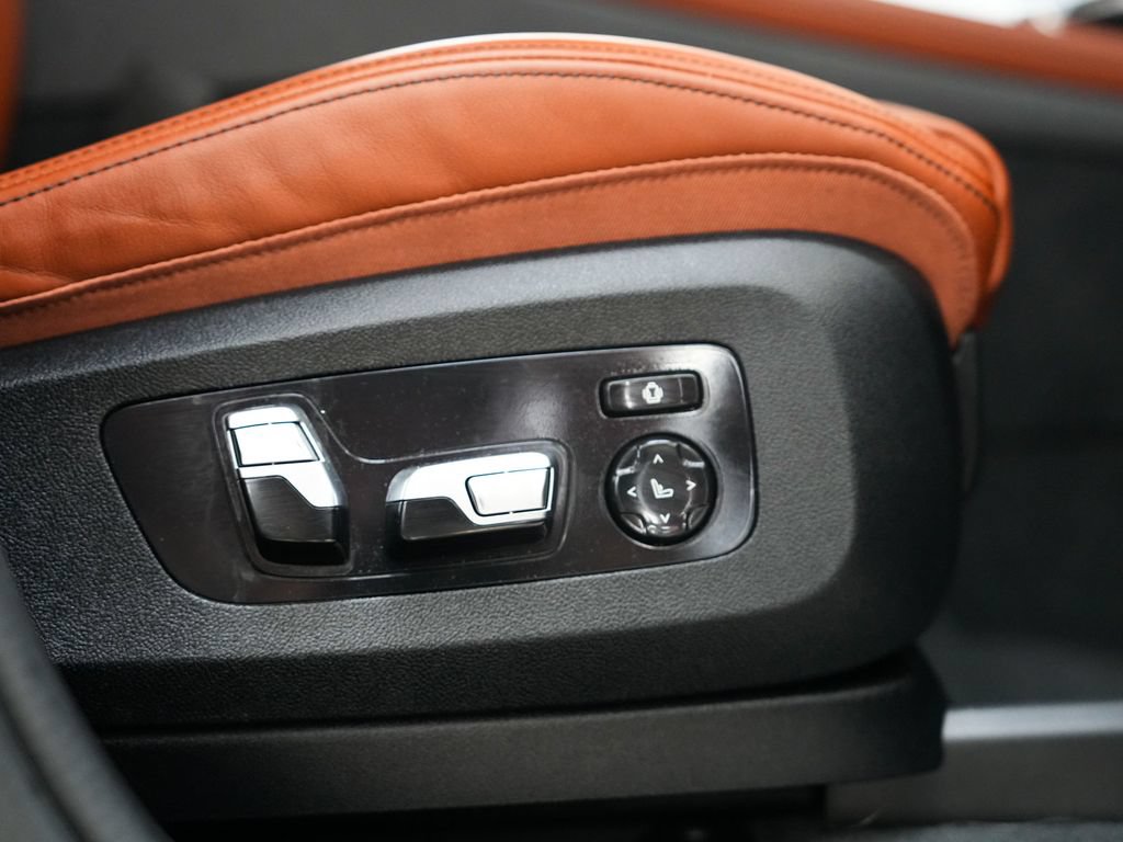 Used 2023 BMW X7 xDrive40i w/ M Sport Package AWD/4WD image 44