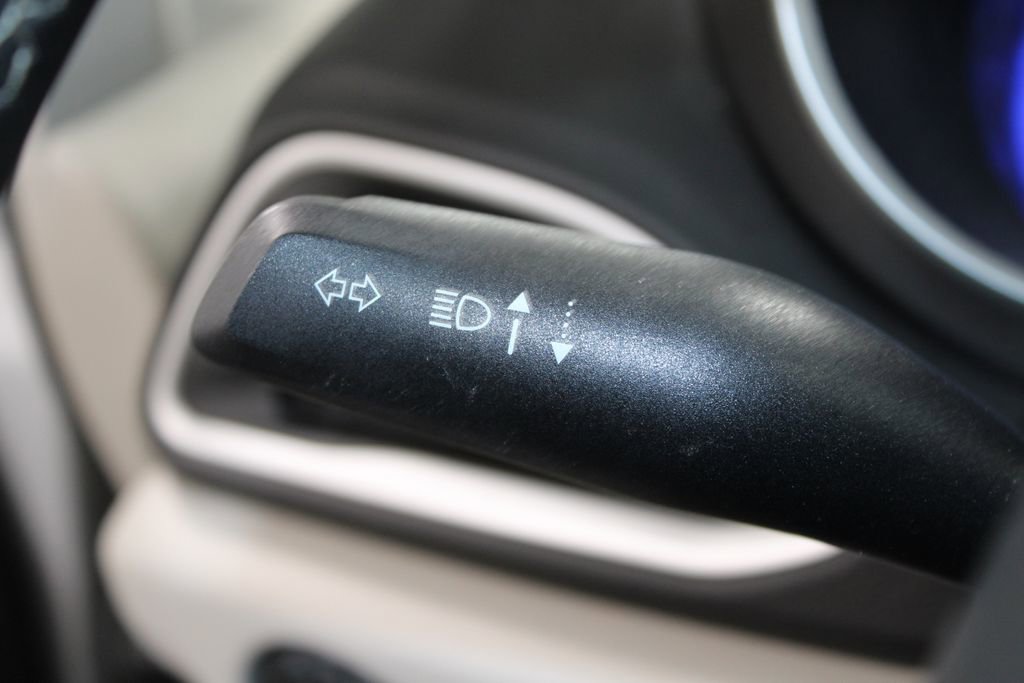 Used 2024 Chrysler Pacifica Touring-L FWD image 24
