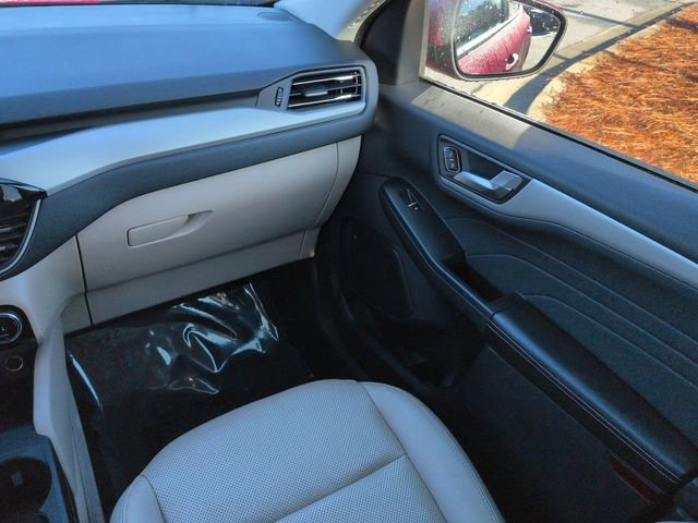 Used 2022 Ford Escape SEL w/ Technology Package image 19