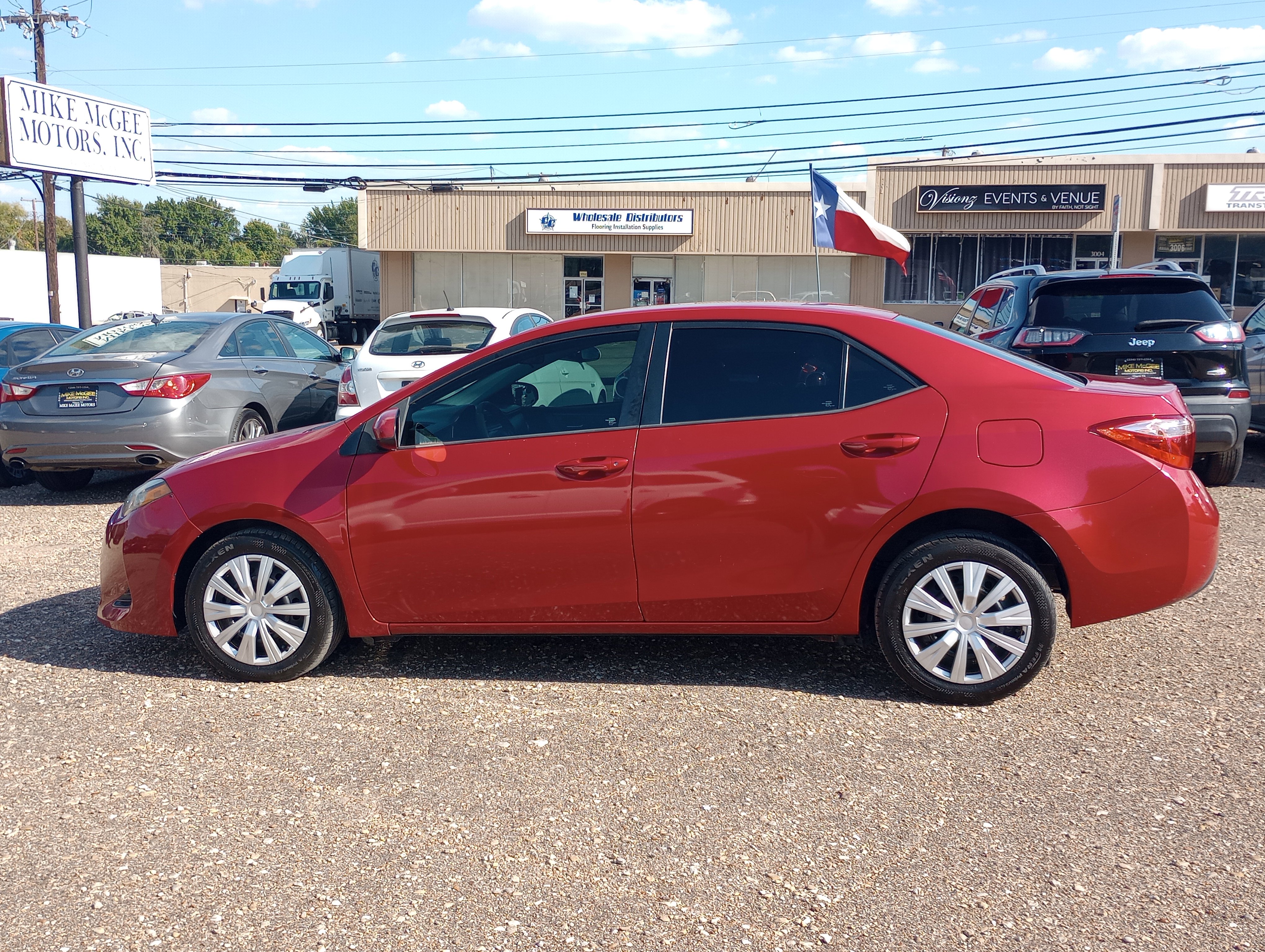 Used 2017 Toyota Corolla LE image 4