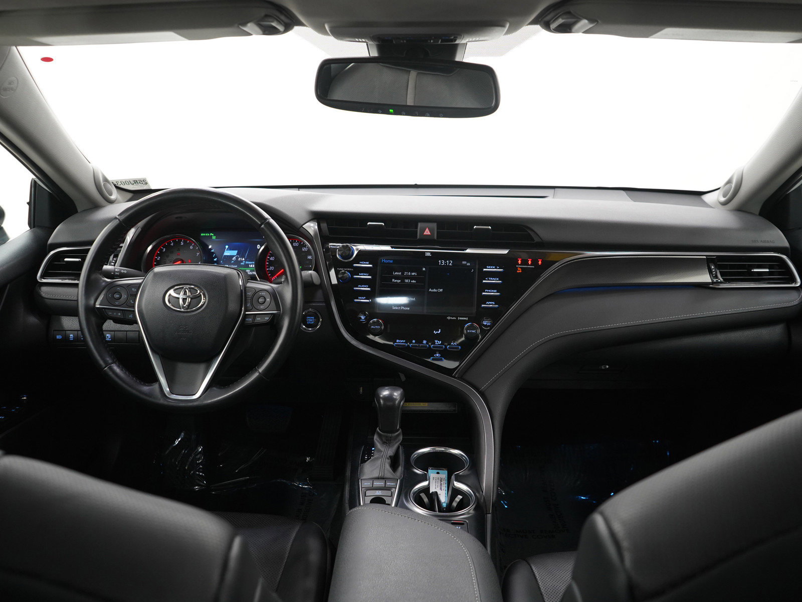 Used 2020 Toyota Camry XSE FWD image 13
