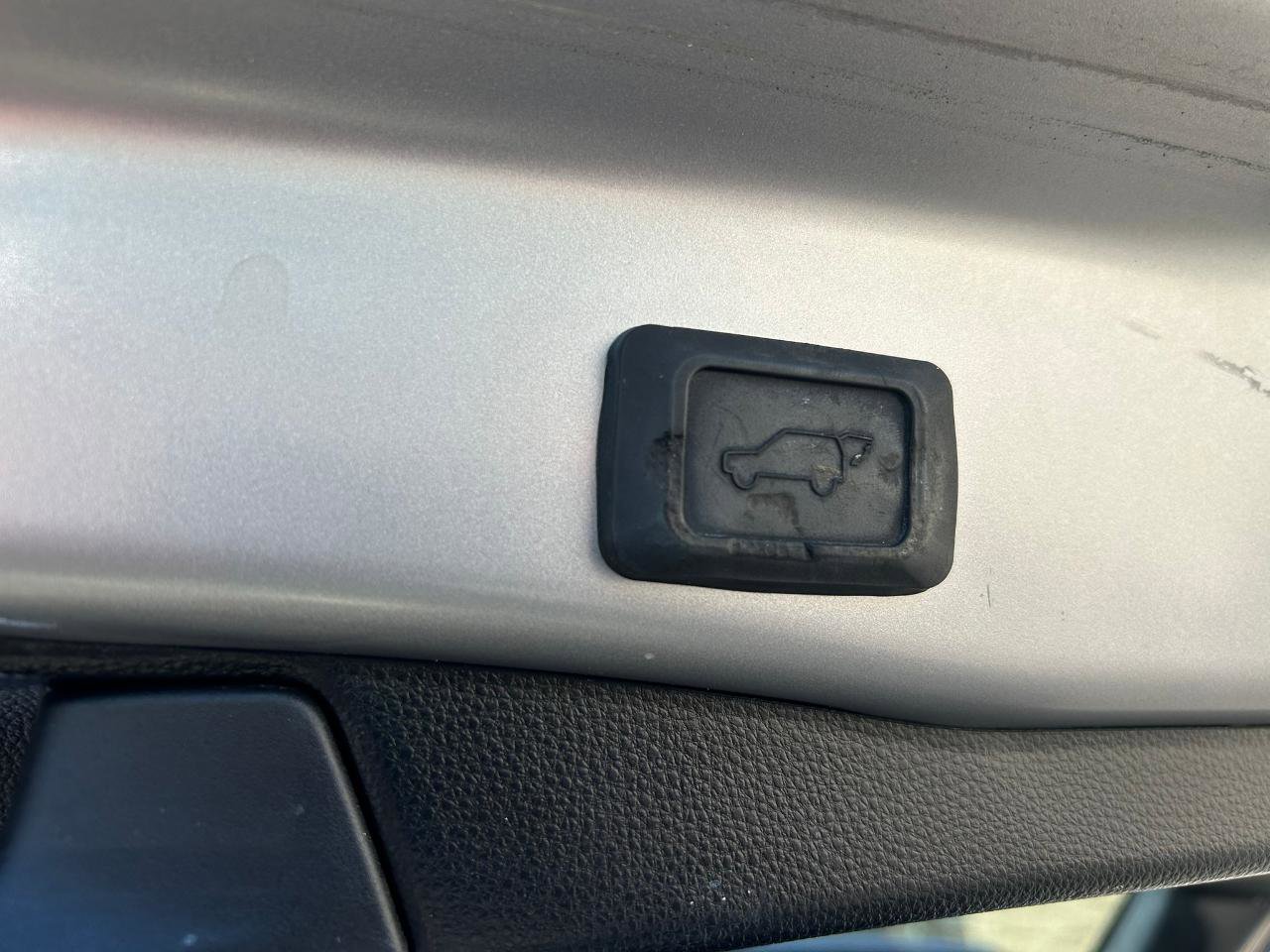 Used 2021 Toyota RAV4 XLE Premium AWD/4WD image 19