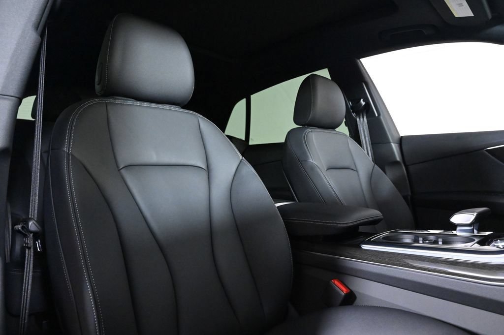 Used 2025 Audi Q8 Premium w/ Convenience Package AWD/4WD image 16