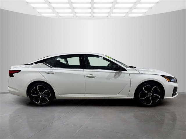 Used 2023 Nissan Altima 2.5 SR image 10