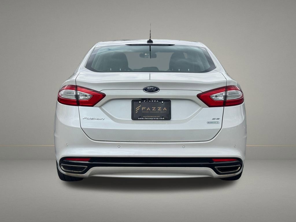Used 2015 Ford Fusion SE w/ Equipment Group 202A FWD image 4