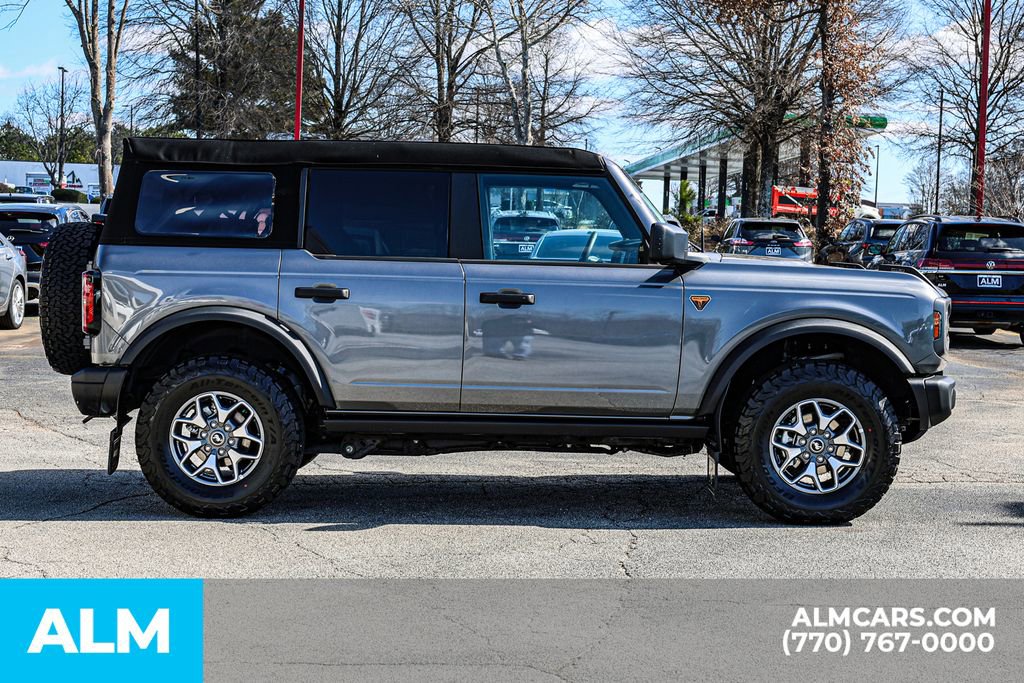 Used 2025 Ford Bronco Badlands image 9