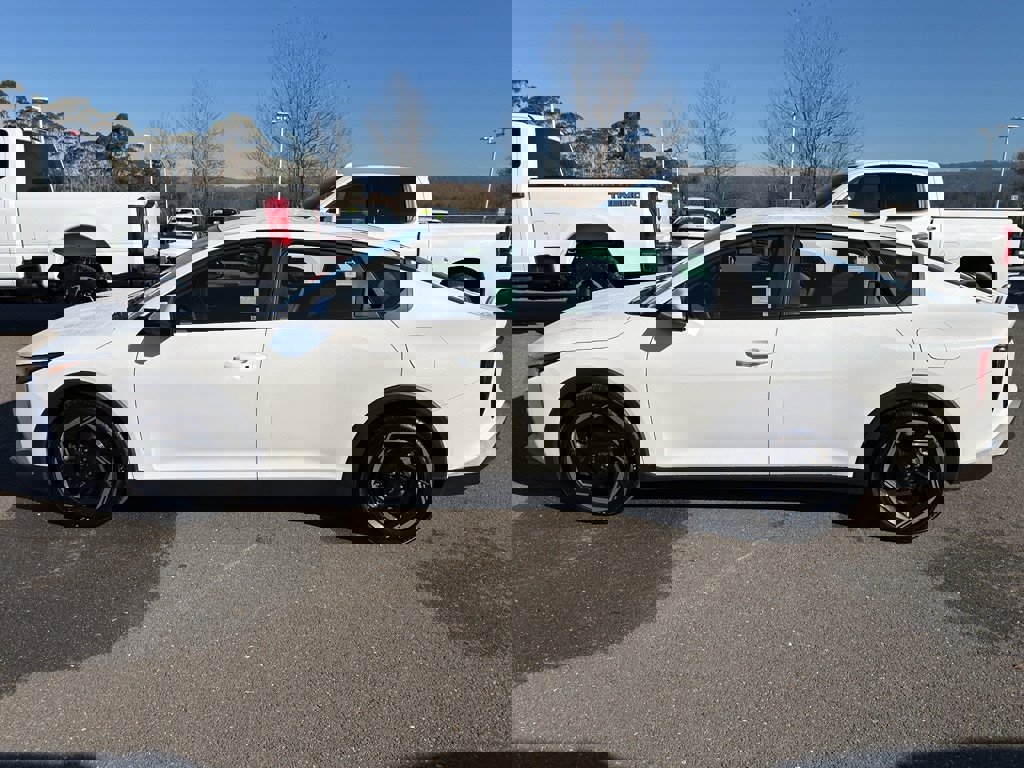 Used 2025 Kia K4 EX image 2