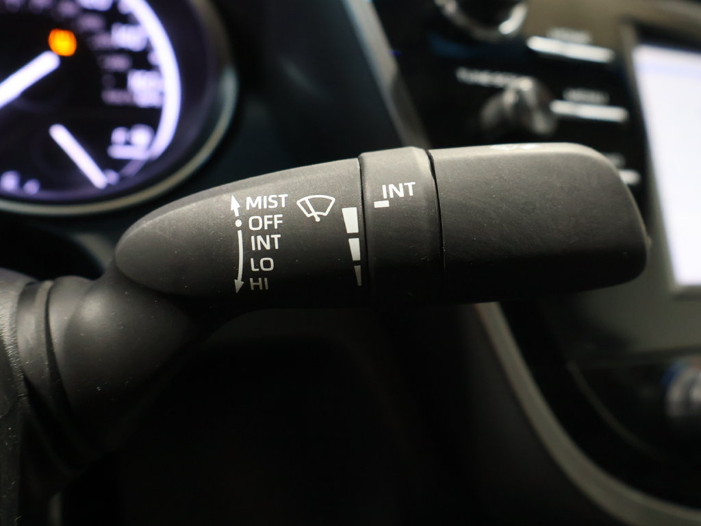 Used 2018 Toyota Camry SE FWD image 34