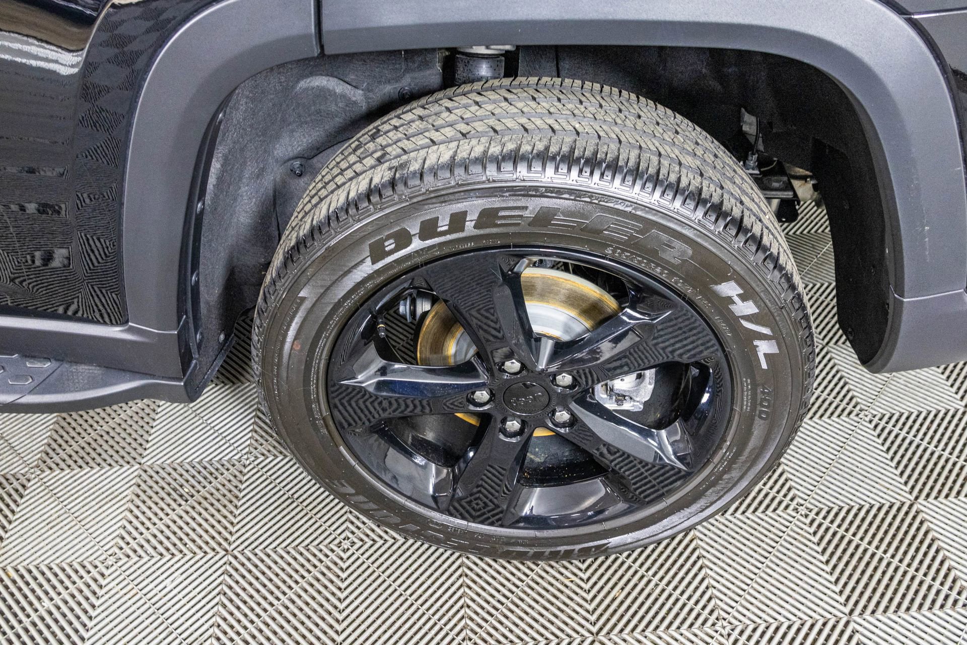 Used 2025 Jeep Grand Cherokee Altitude image 48