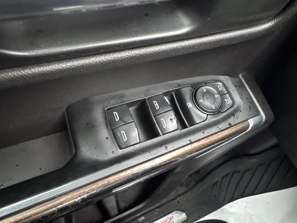Used 2022 Chevrolet Silverado 1500 LT w/ Z71 Off-Road Package AWD/4WD image 15