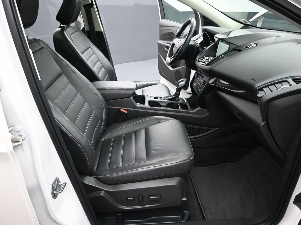 Used 2019 Ford Escape Titanium image 13