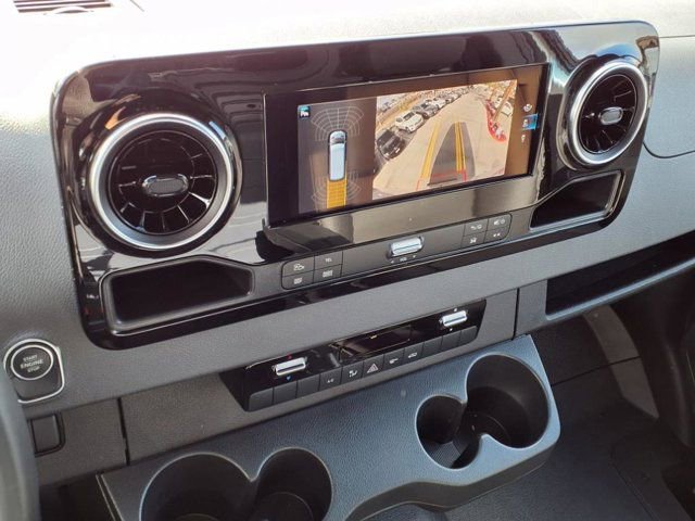 Used 2024 Mercedes-Benz Sprinter 3500 image 6