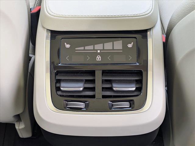 Used 2025 Volvo XC90 B6 Plus w/ Protection Package Premier AWD/4WD image 17