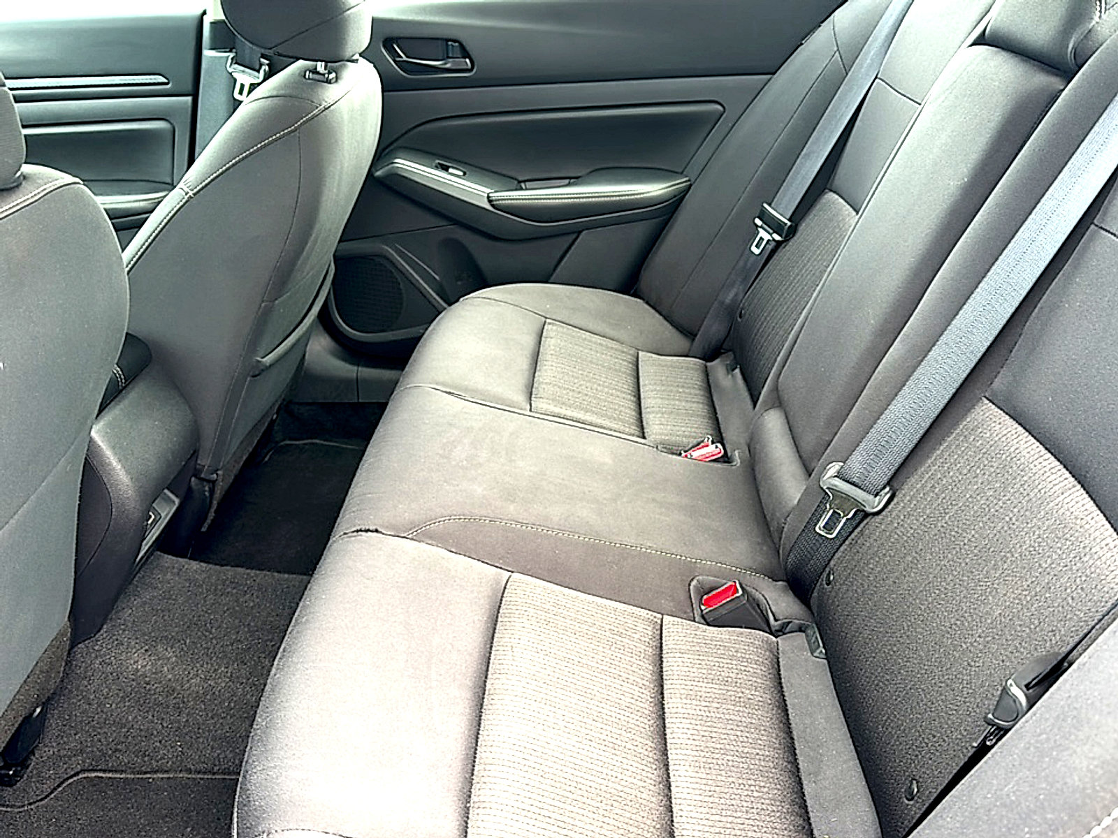 Used 2025 Nissan Altima 2.5 SV FWD image 18