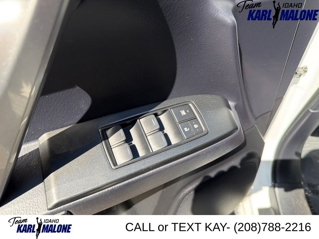 Used 2023 Lexus GX 460 Premium w/ Accessory Package AWD/4WD image 27